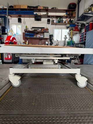 Cama articulada metálica con somier de madera