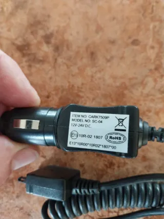 Cargador móvil antiguo