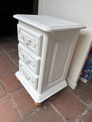 Mesita antigua 3 cajones madera