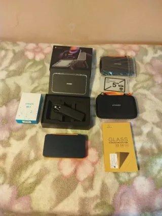 AYANEO Pocket DS modelo Starry Yellow