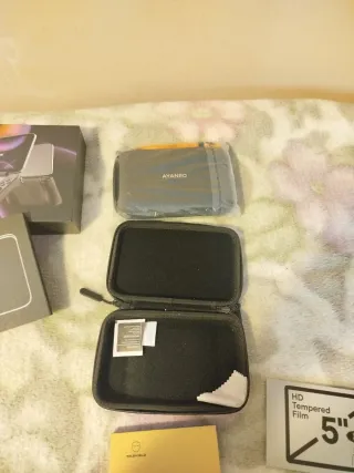 AYANEO Pocket DS modelo Starry Yellow