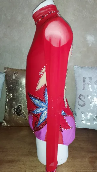 cintura 27, pecho 34,cadera 35 , tiro 60, manga 49