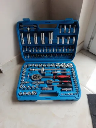 Kit attrezzi 108 pezzi chiavi a bussola valigetta