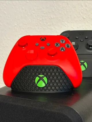 Soporte Mando Xbox Rojo y Negro