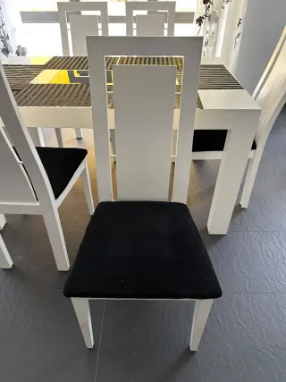 Mesa comedor y 6 sillas blancas Mesa extensible.