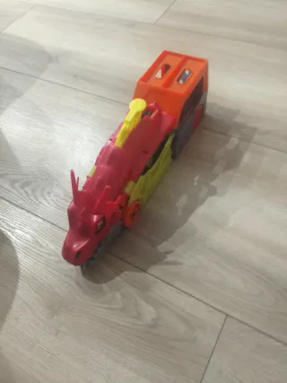 Hot Wheels Dinosaurio  Dispara Coche Juguete