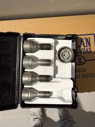 Tornillos antirrobo Sicustar ZVN125 para coche