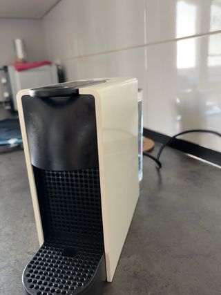 Cafetera Nespresso Essenza Mini Blanca