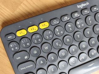 Teclado Logitech K380 Bluetooth Negro/Amarillo