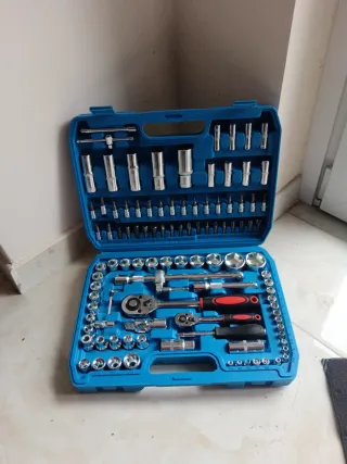 Kit attrezzi 108 pezzi chiavi a bussola valigetta