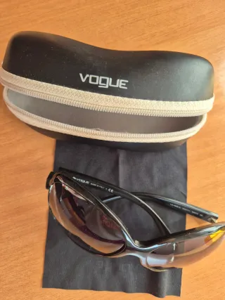 Gafas de Sol Vogue Negras
