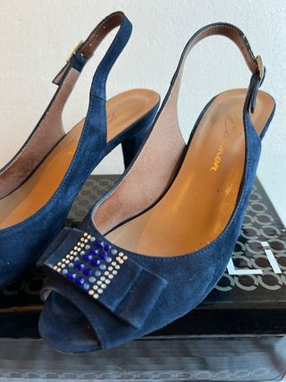 Tacones azul con pedrería
