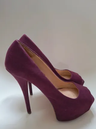 Zapatos de tacón Zara morados