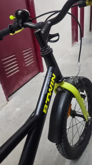 Bicicleta infantil Btwin 16” Dark Hero