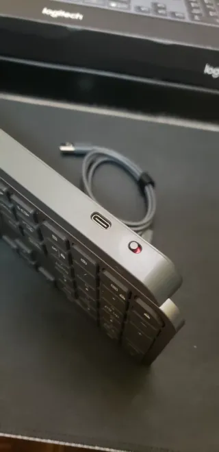 Teclado Logitech MX Keys Inalámbrico