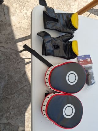 Guantes boxeo x2 , manoplas x2  y cinta x2