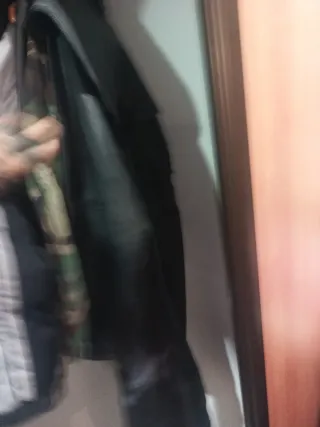 Guardapolvos de cuero negro