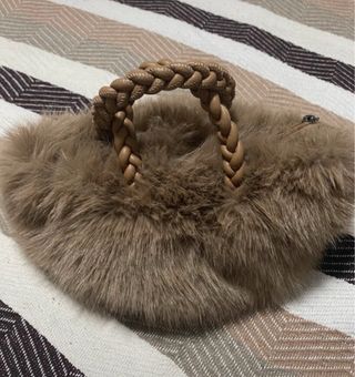 Bolso de pelo taupe