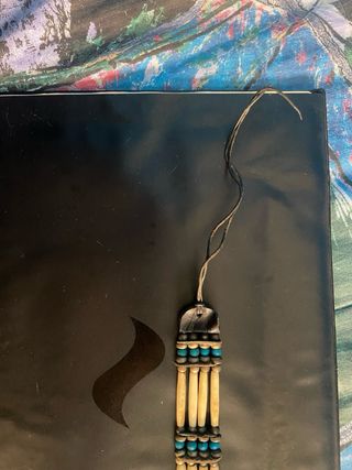 Gargantilla étnica turquesa hueso y cuero.