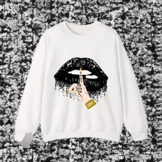 Camiseta con estampado de labios y dedo