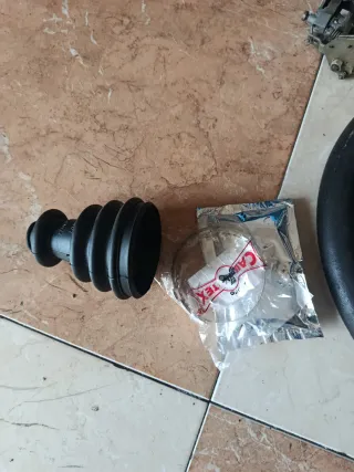 Volante, fuelle y carburador Renault 4 y mueble de