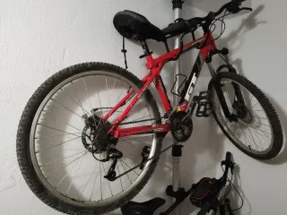 Bicicleta de Montaña Roja