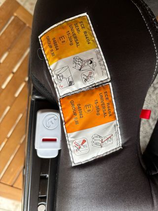 Alzador coche niño con Isofix