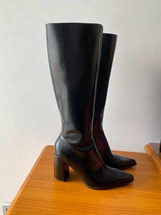 Botas altas negras de tacón Bershka