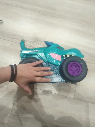Hot Wheels Mega Rex Camión Dinosaurio