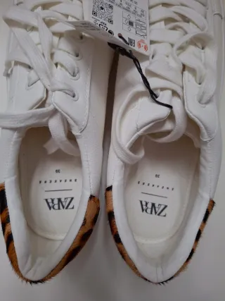 Zapatillas Zara Blancas con Detalle Animal Print