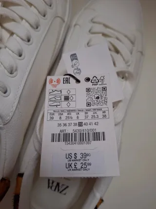 Zapatillas Zara Blancas con Detalle Animal Print