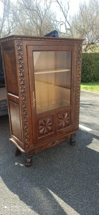 Armario viitrina madera maciza y cristal