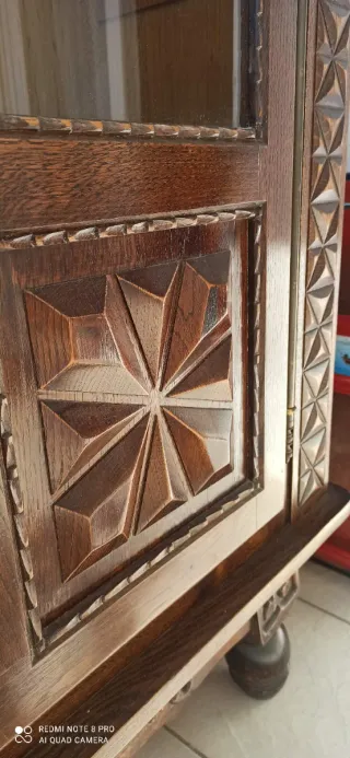 Armario viitrina madera maciza y cristal