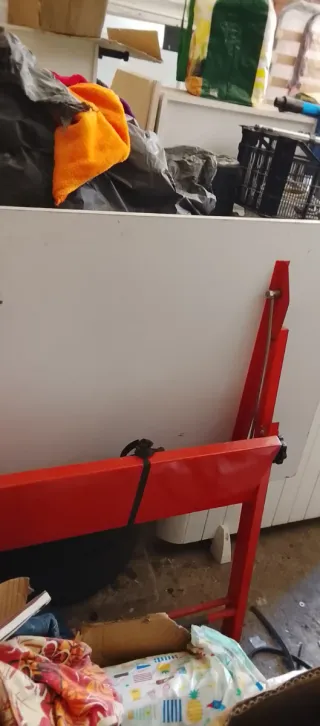 Mesa multiusos plegable roja