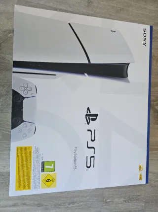 Console PlayStation 5 con lettore e gioco