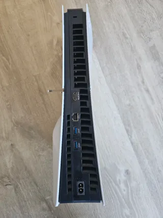 Console PlayStation 5 con lettore e gioco