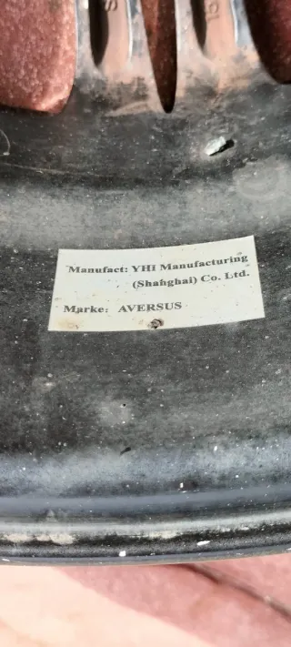 Llantas de aleación AVERSUS con tapacubos