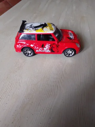 Coche de juguete Mini Cooper rojo