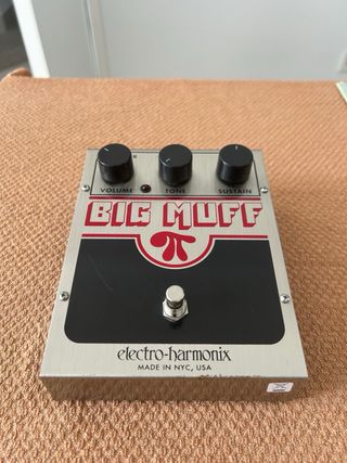 Electro-Harmonix Big Muff - muy poco uso