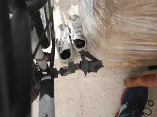 Bicicleta de montaña negra