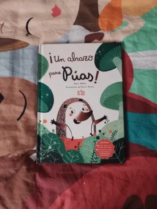 Libro infantil ¡Un abrazo para Puas"
