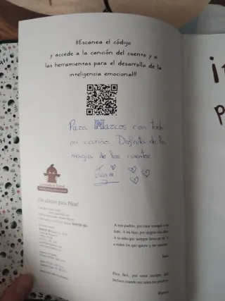 Libro infantil ¡Un abrazo para Puas"