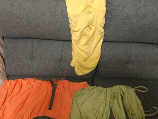 Pack de 3 vestidos pastel fruncidos con aberturas