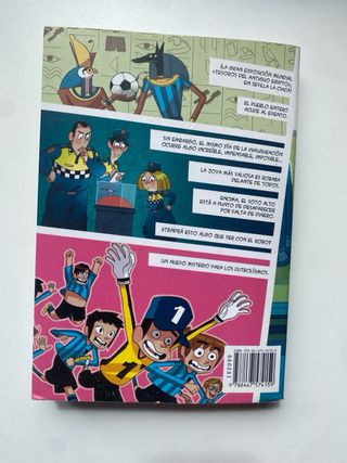 Los Futbolísimos 5: El misterio del robo imposi...