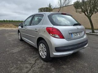 Peugeot 207 2012
