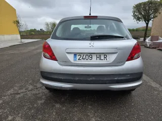 Peugeot 207 2012