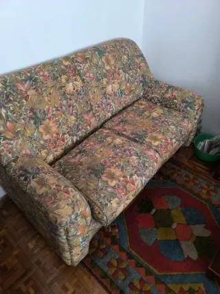 Sofá de tela estampado floral