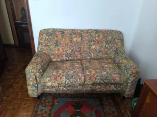 Sofá de tela estampado floral