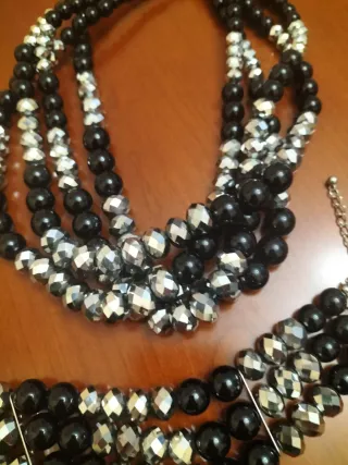 Conjunto collar y pulsera negro y plateado