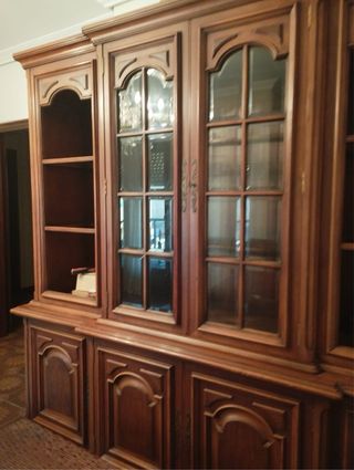 Mueble vitrina madera alta calidad
